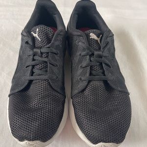Women Puma shoes